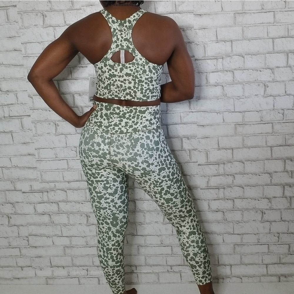 Active Set NWT - Picture 3 of 3